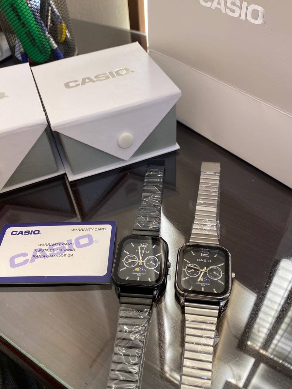 Couple Casio Box